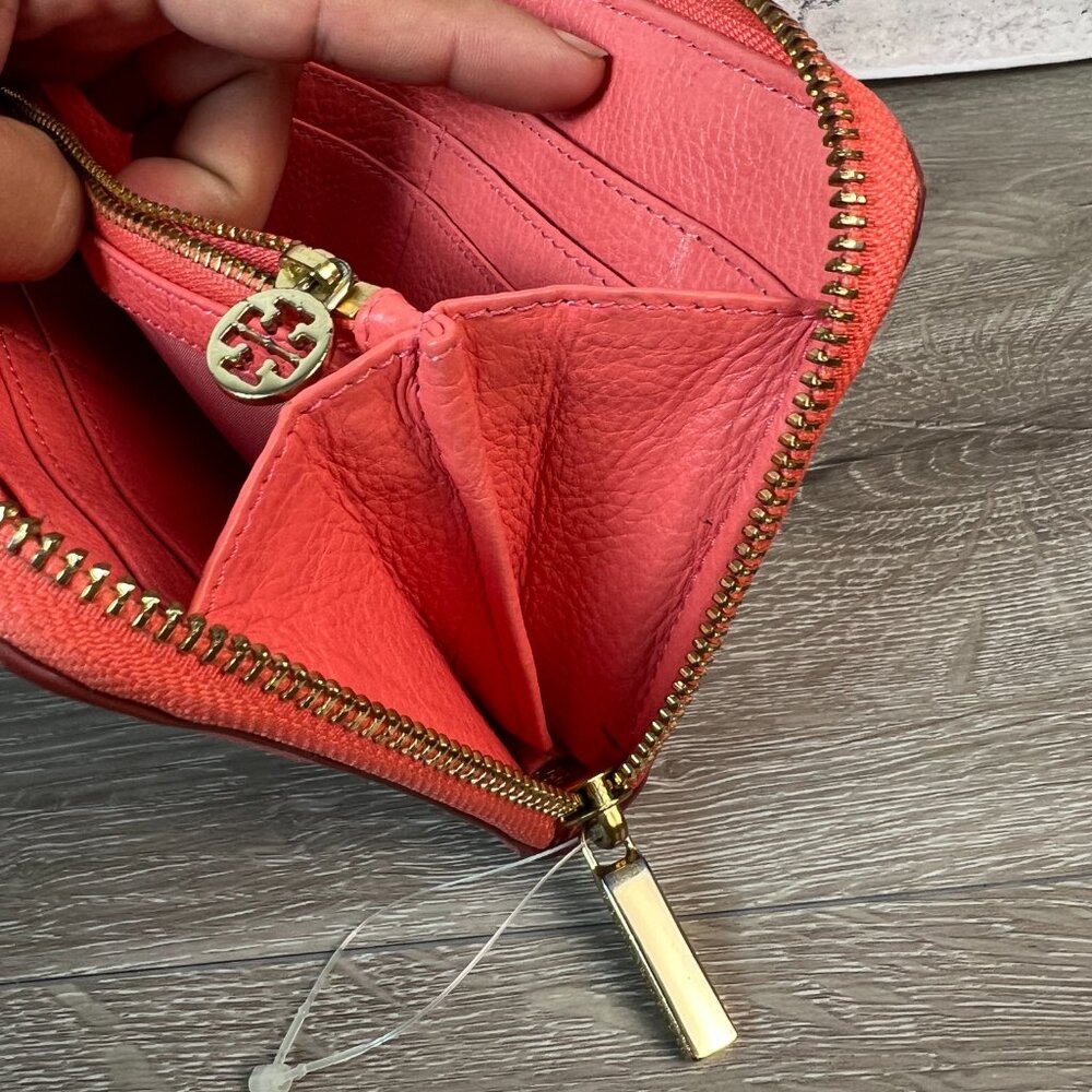 Tory Burch Women's Amanda Continental Leather Wallet Coral - Picture 9 of 9